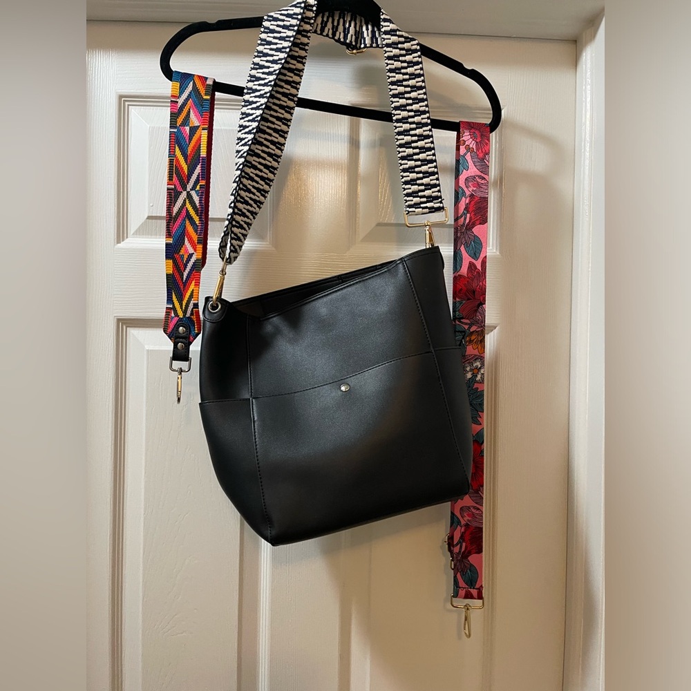 Black purse (straps included)